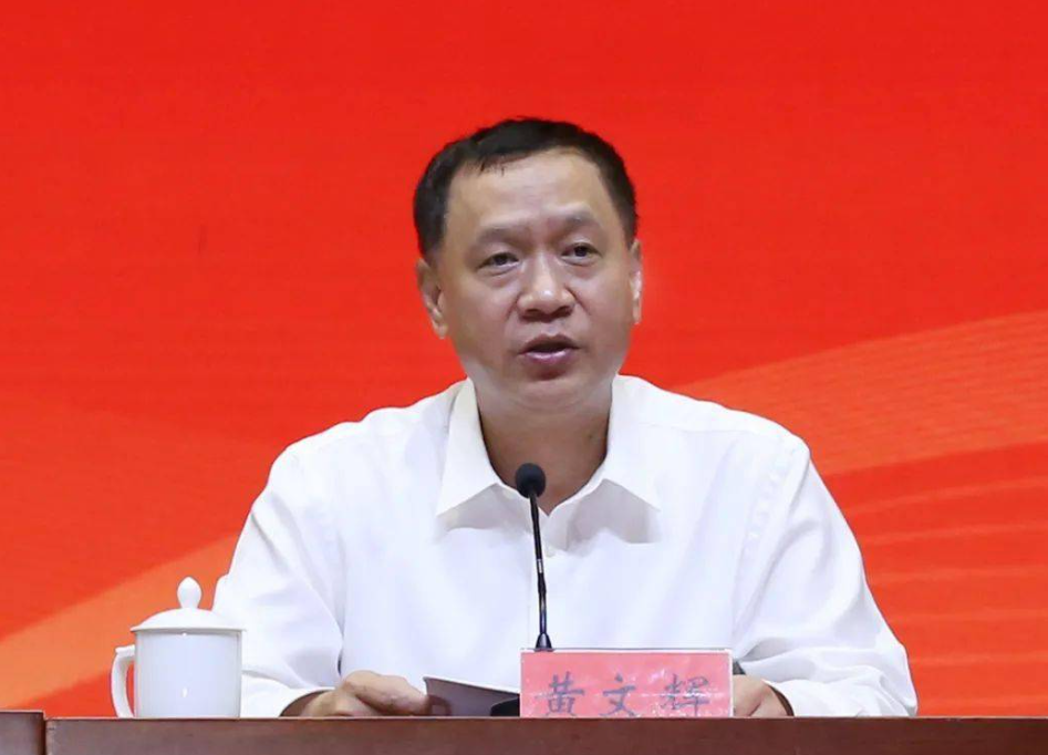 他是现任厦门市市长,14岁上清华,21岁研究生毕业,履历十分丰富