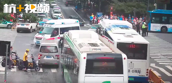 |11秒，1条命！多亏这群“蓝精灵”