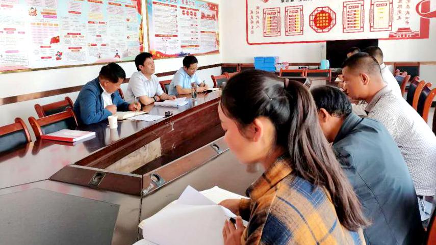 陈耀邦深入站滩乡古桐村督查指导软弱涣散党组织整顿提升工作