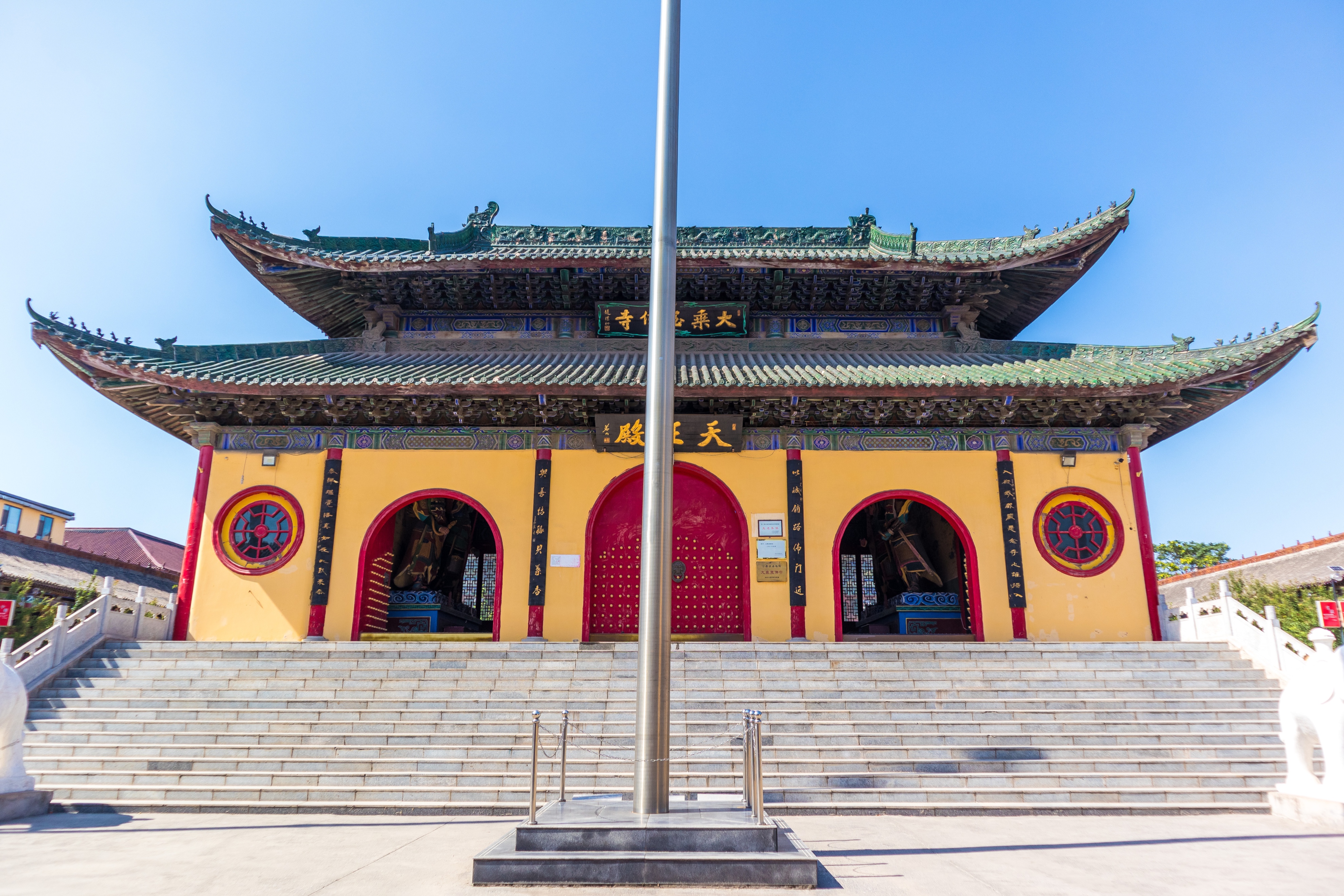 邯郸有座寺庙,曾是中原名寺大刹,楼堂殿阁一应俱全,毁于战乱