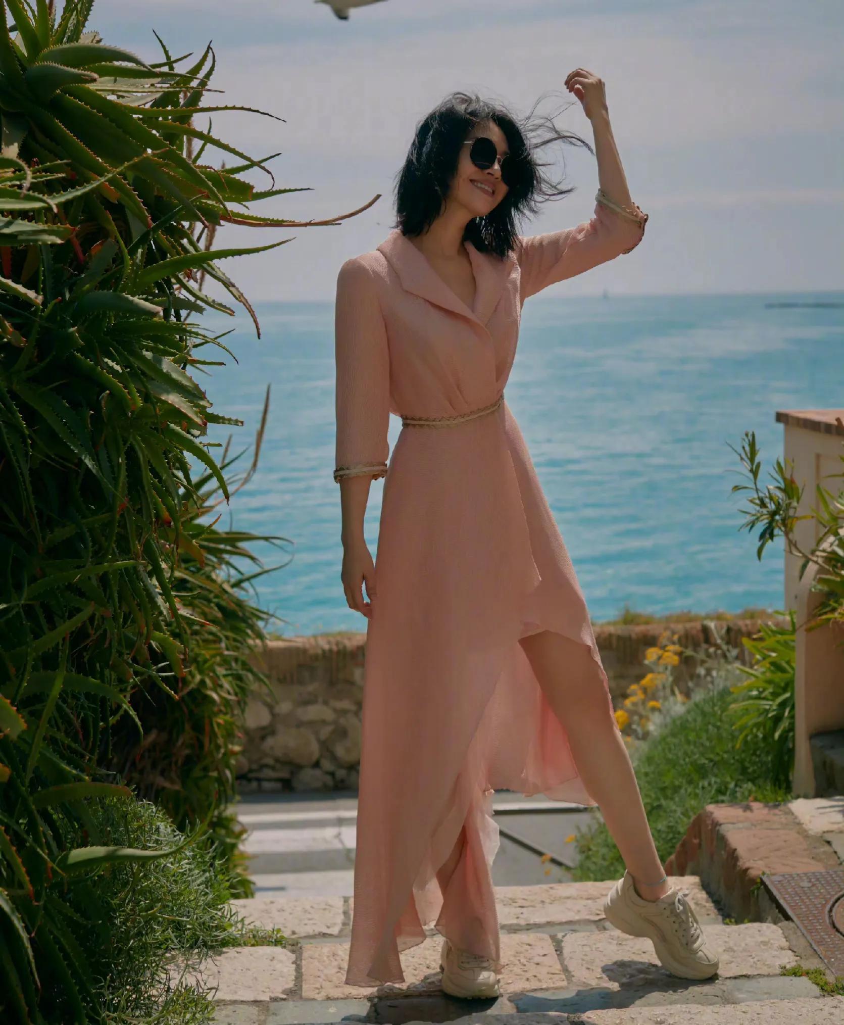 情路坎坷的4位60后冻龄女神人到中老年谁的颜值更胜一筹