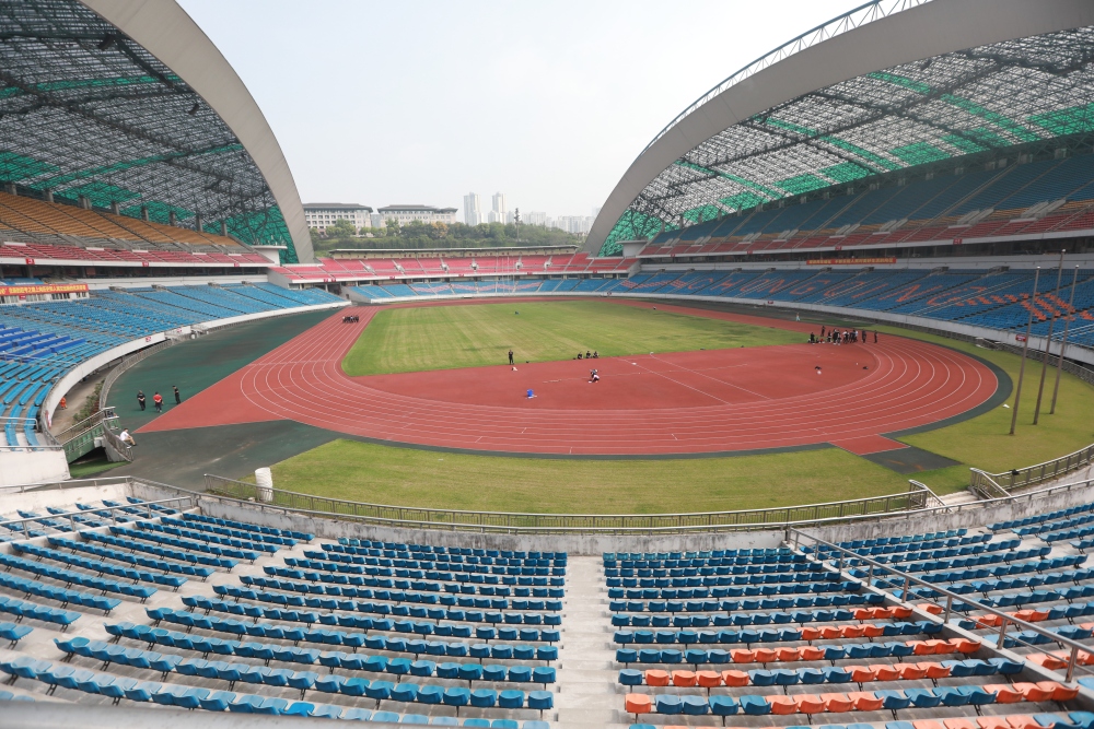 重庆奥体中心体育场恢复开放!