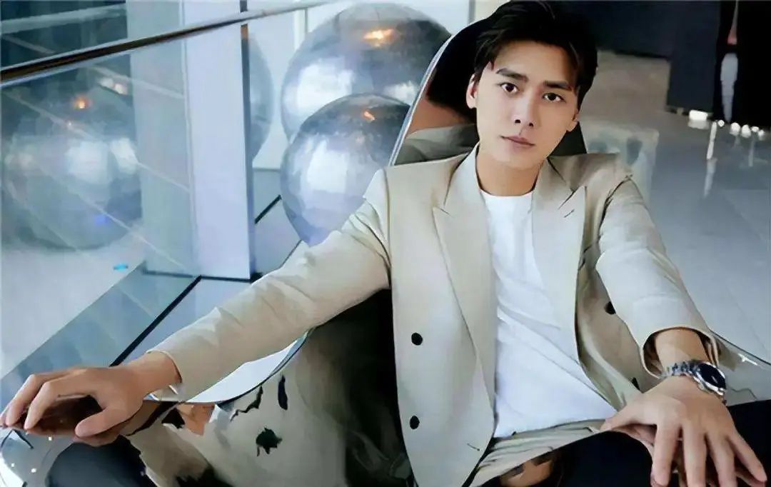 赵丽颖要翻车?张翰赚翻了?李易峰团队抢手?