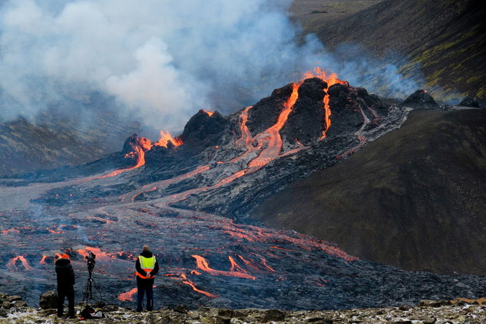 冰岛火山喷发景观:熔岩流和令人难以置信的地貌