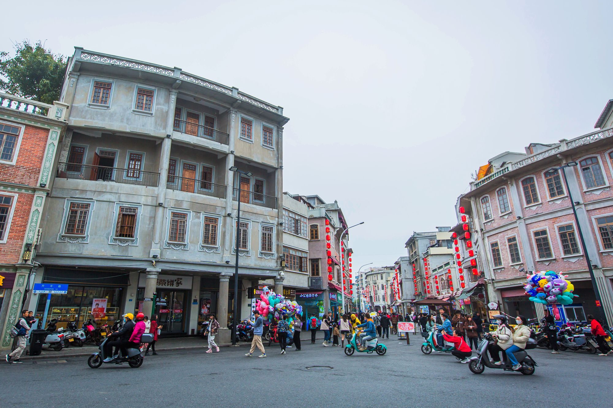 广东汕头小公园,这里有众多民国时期的建筑,充满了历史记忆