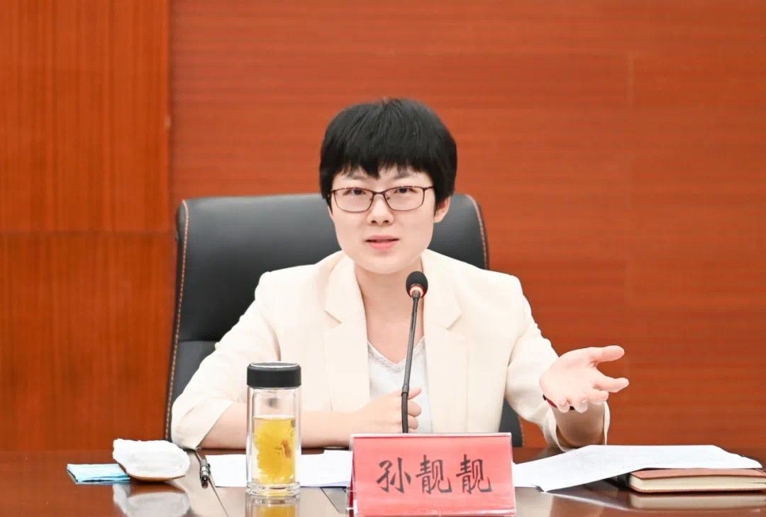 她,现任泰州姜堰区长,江苏最年轻的区长,毕业于南京中医药大学