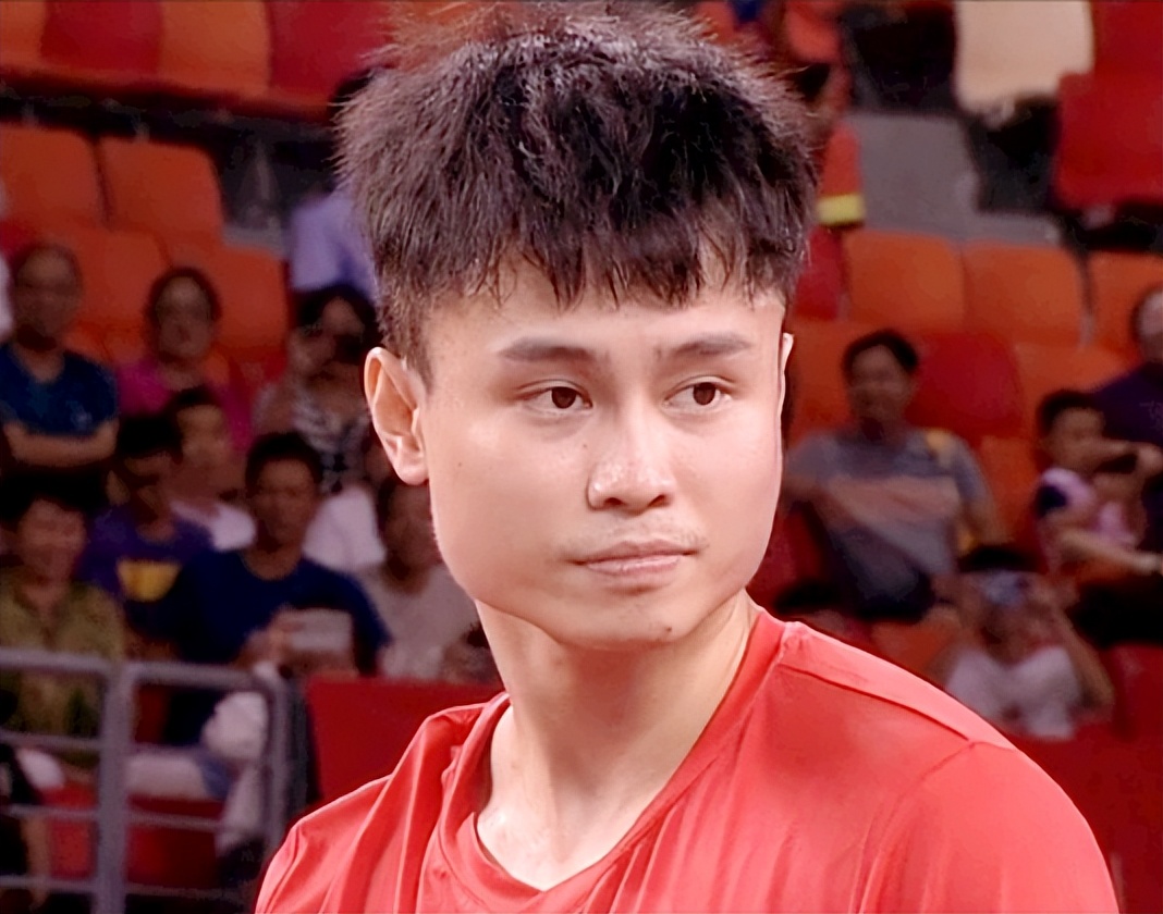 大爆冷!樊振东2-0领先连丢3局,周启豪再次发威,上演惊天大逆转