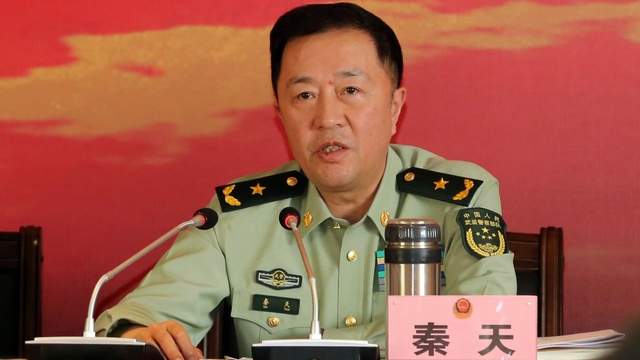 1986年秦基伟之子秦天,上战场前与父道别,父亲却怒骂:没出息