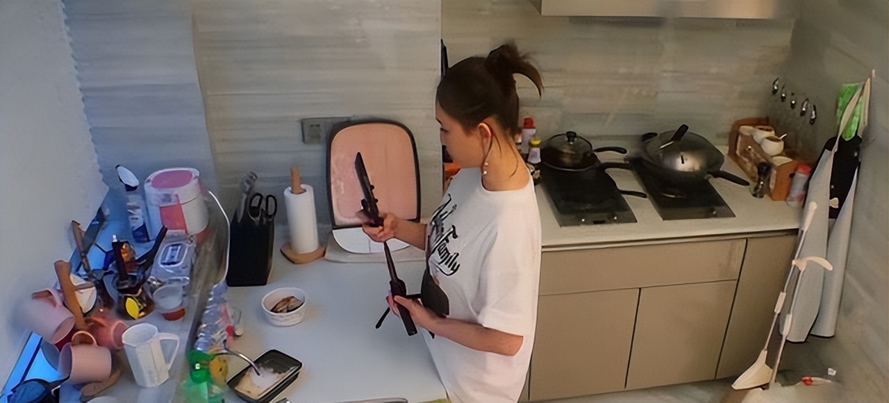 陈乔恩的豪宅火了,全屋精致奢华,一尘不染,幸福的模样藏不住!