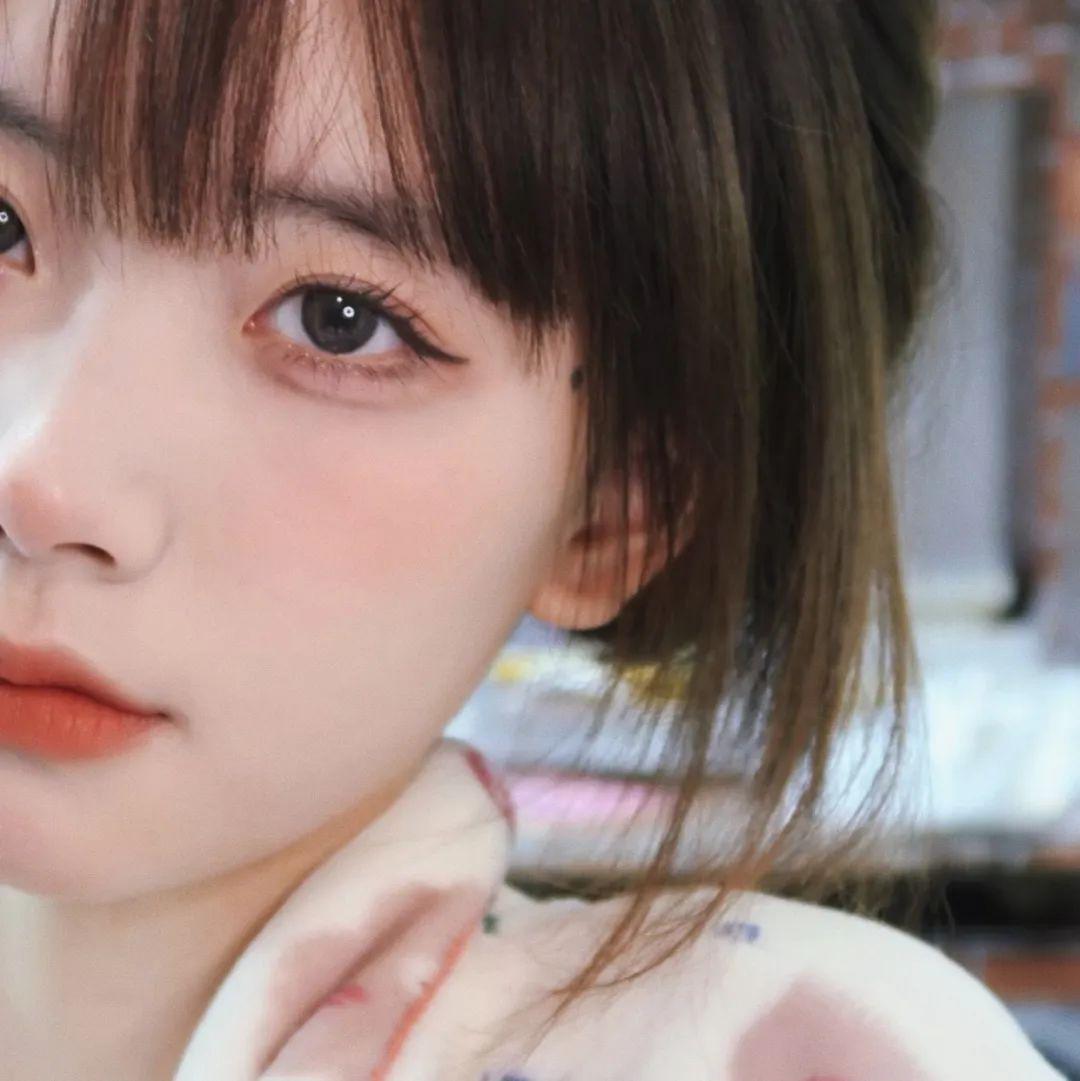 特别甜美纯真的女生头像