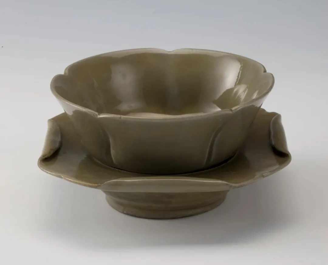 唐 越窑青釉瓷荷叶带托茶盏 宁波市和义路遗址出土