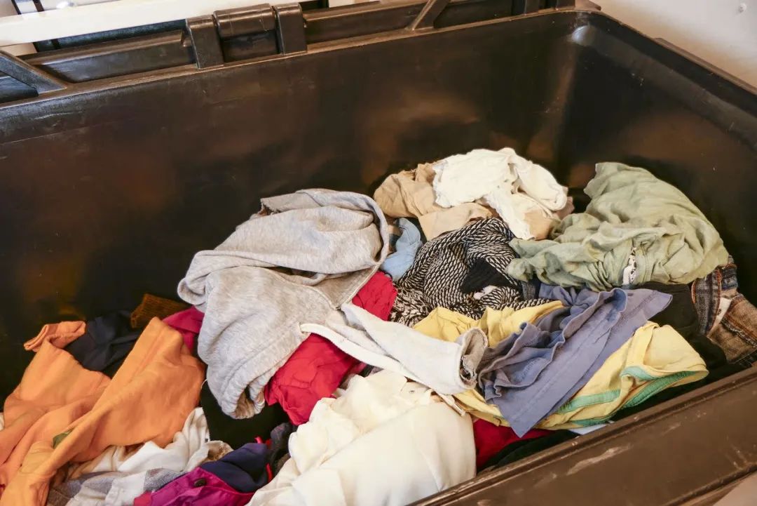 废旧纺织品怎么处理?旧衣处理不当将成为环境公害!