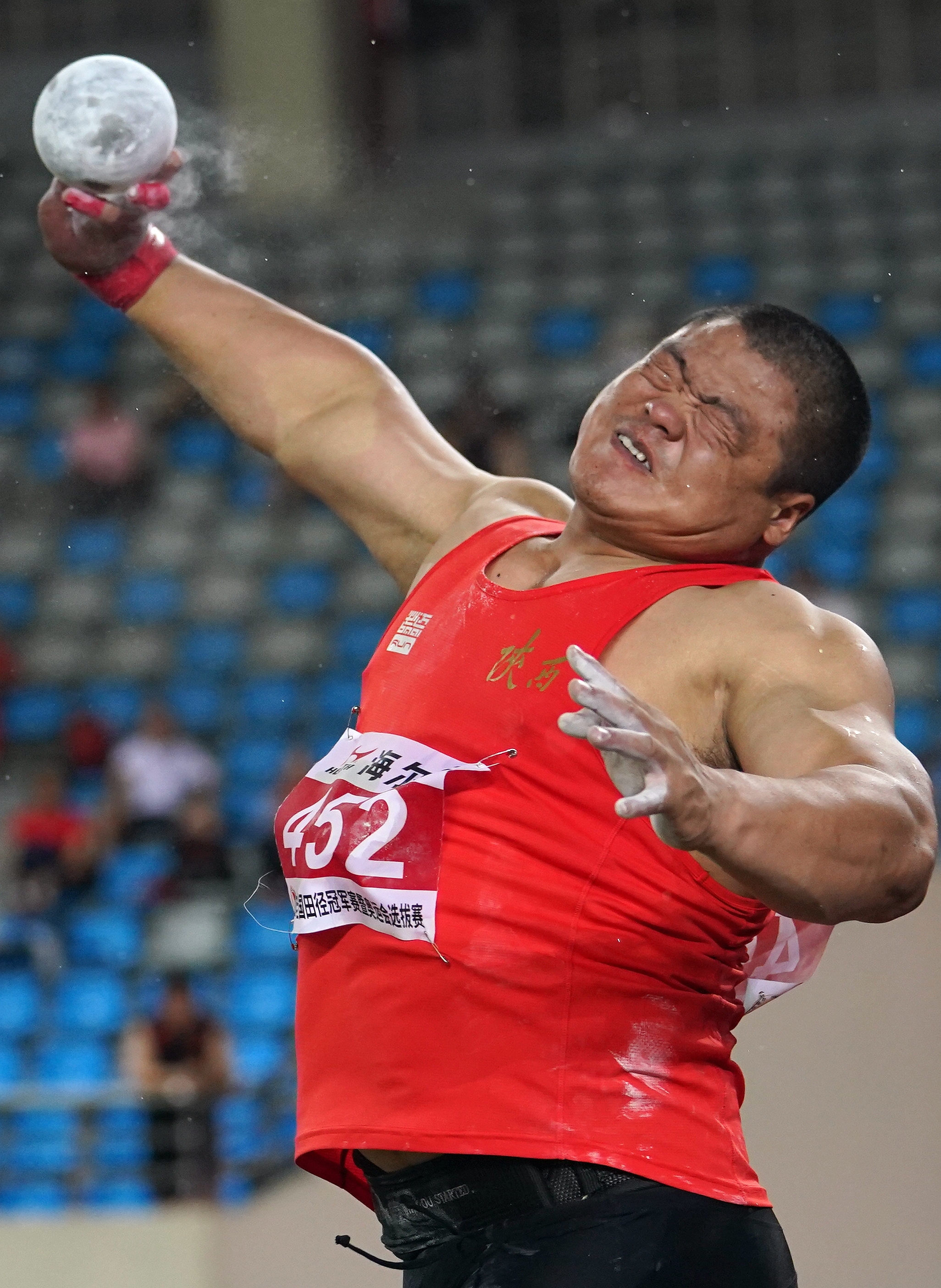 中国男子铅球运动员图片