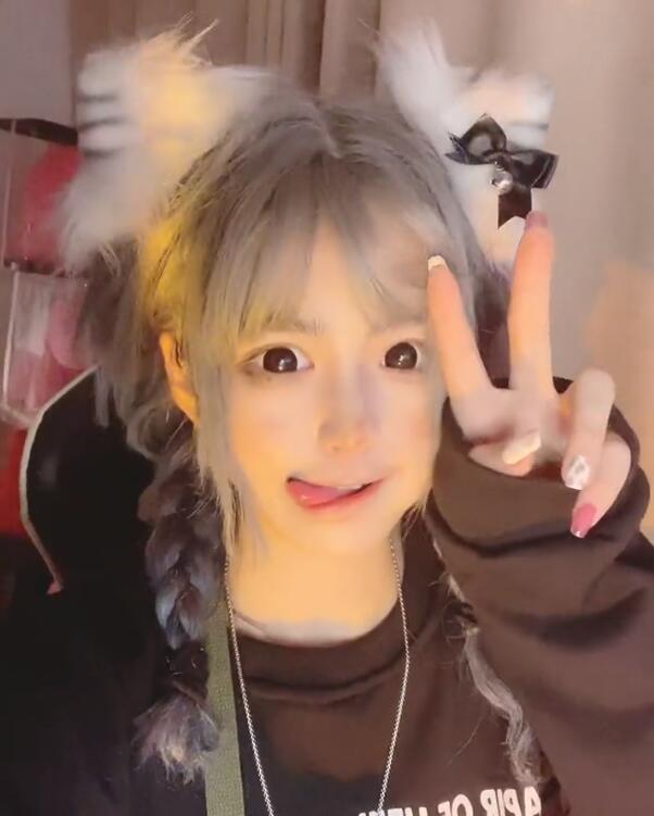 30天涨粉430万,靠着"我嫩叠"走红的安妮,如今粉丝即将破千万