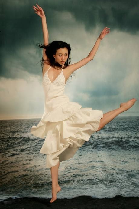 奥运舞者殷硕和刘岩的双面人生,她翩翩起舞时,她却再也站不起来