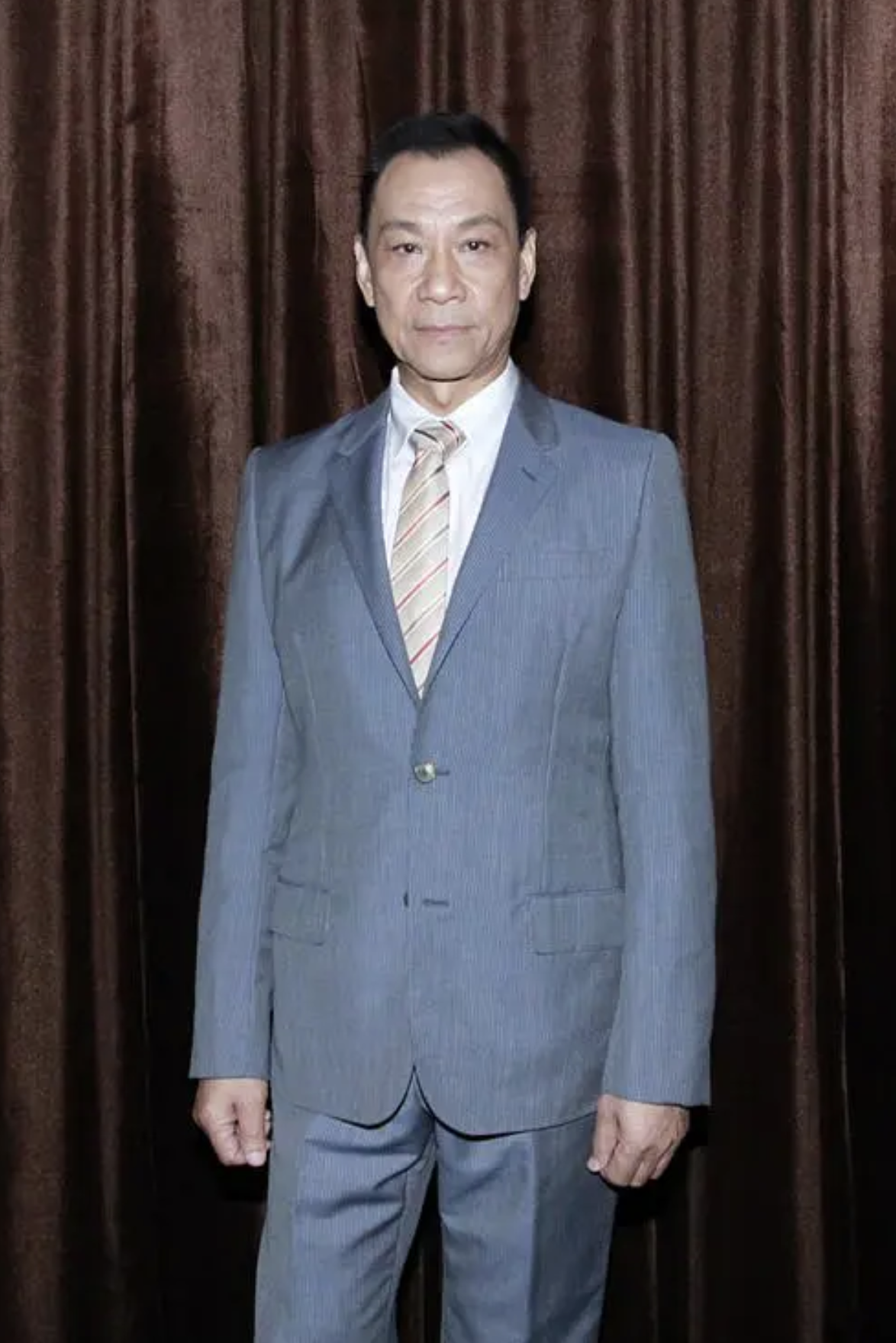 王学圻:65岁和发妻离婚,76岁坚持拍戏,晚年努力弥补儿子