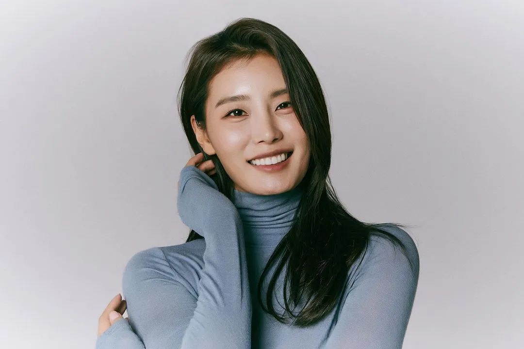 韩国模特姜素妍,1米72,56kg,魔鬼身材,热爱运动,逆天颜值