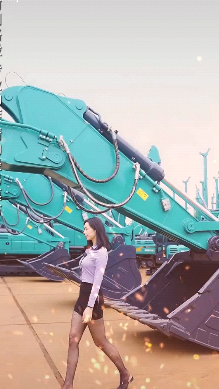 挖掘机规格与转向半径:灵活操控与适应狭小空间