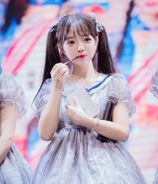 被称"肉装小鲁班"后,王奕萌又陷颜值危机,方脸造型太辣眼