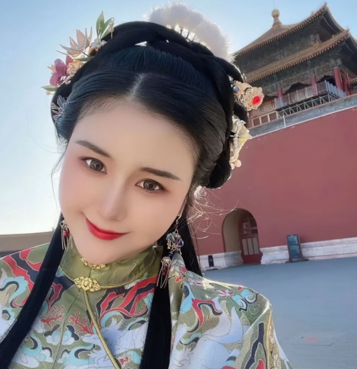 回顾:北京姑娘做12年中老年模特,如今年薪百万,北京杭州已买房