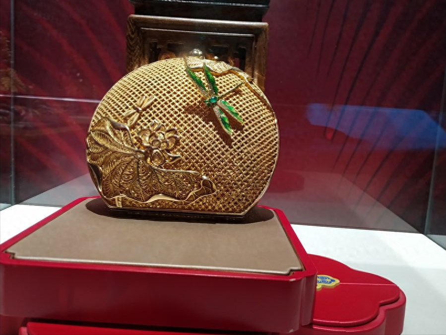 "传承中华韵 精致东方美"花丝镶嵌艺术展正式启幕