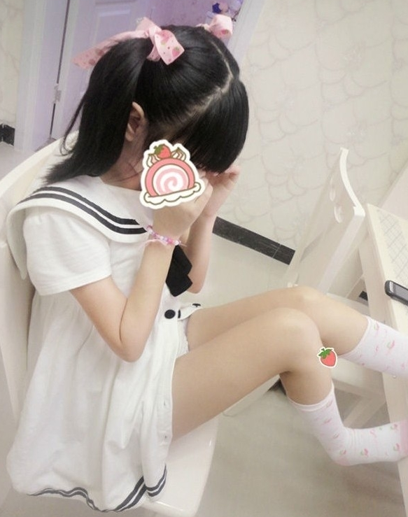 00后女孩晒"性感"cos照引热议,小孩子早熟真的好吗?