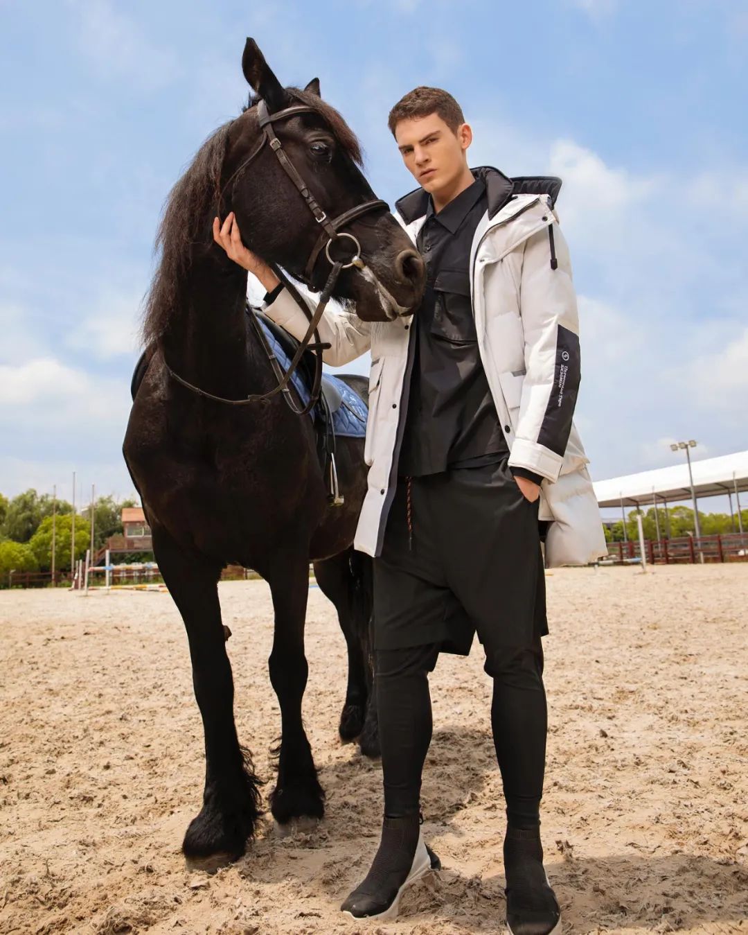 加拿大男模特进军政坛,呼吁中美和平协作!