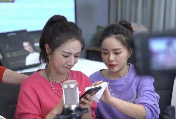 孙俪晒拍戏4个月的剧本看哭网友:想要人前富贵,就要背后受罪