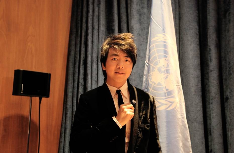 18岁享誉国际,37岁暗踩郎朗,39岁被抓,李云迪走到今天该怪谁?