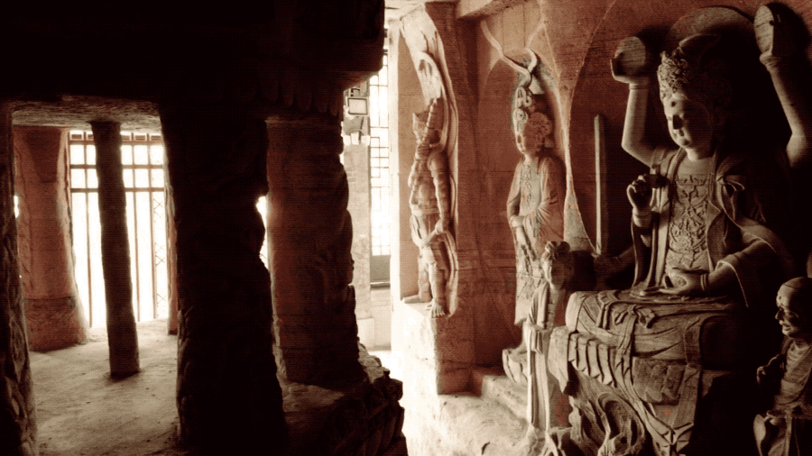 陈建军还透露届时,千手观音在内的部分造像会动起来 ▼