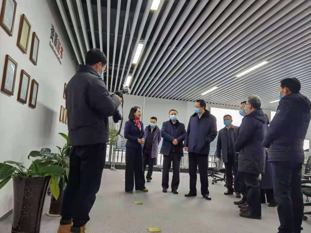 贵州省委副书记蓝绍敏一行赴易鲸捷调研考察