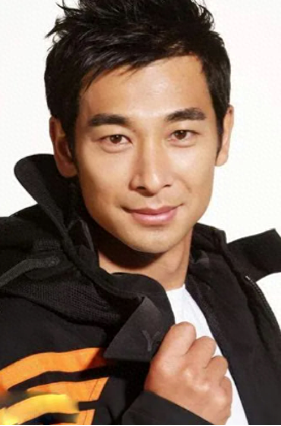 有刘海就别说颜值高了这7位明星告诉你光头造型照样能打