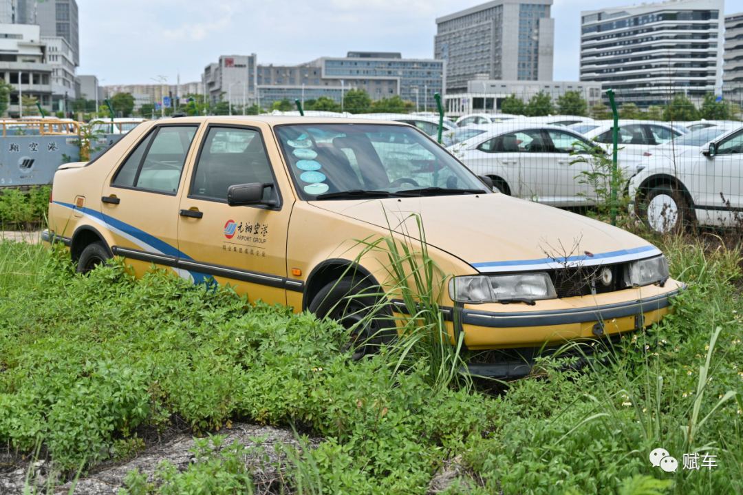 趣拍老车丨劳动节特别致敬,实拍萨博9000 cs机场跑道摩阻测试车