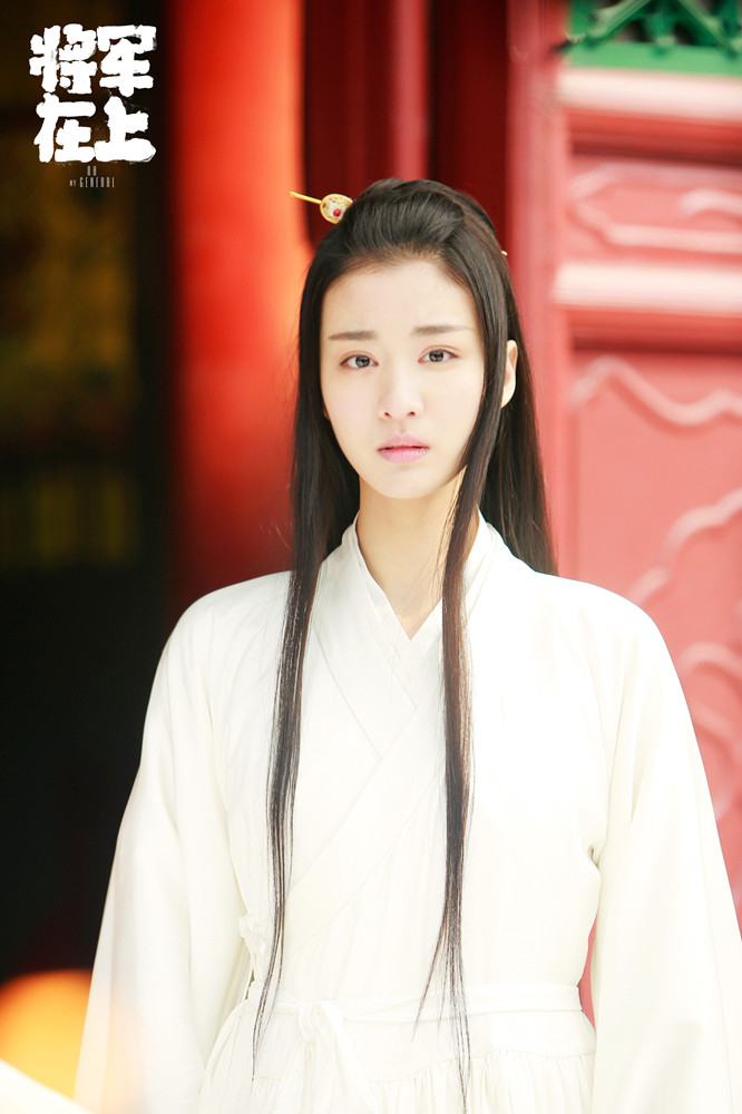 王楚然再引热议,拍戏用替身被指不敬业,营销敬业却被光速打脸