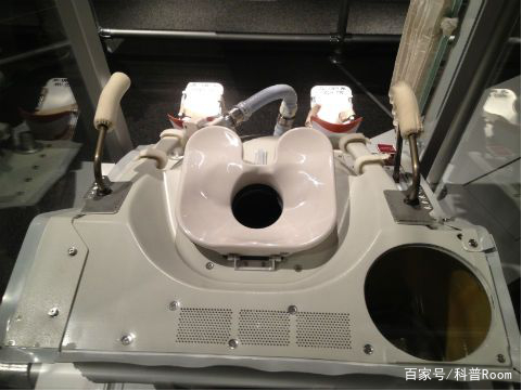 宇航员在太空拉屎图片 _航天员怎么上厕所