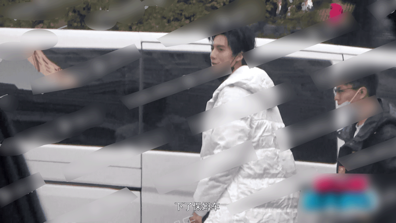 女方疑似赵尧珂,两人曾合作《人海之
