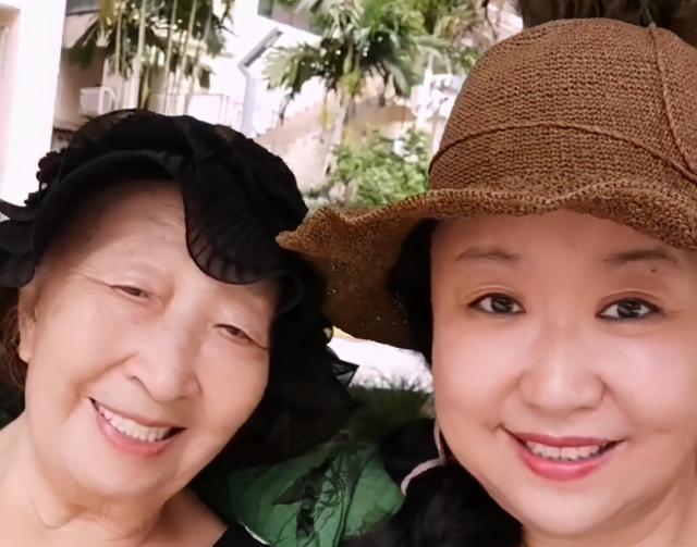 86岁彭玉女儿晒近照,67岁二婚嫁姐夫,现家庭幸福美满