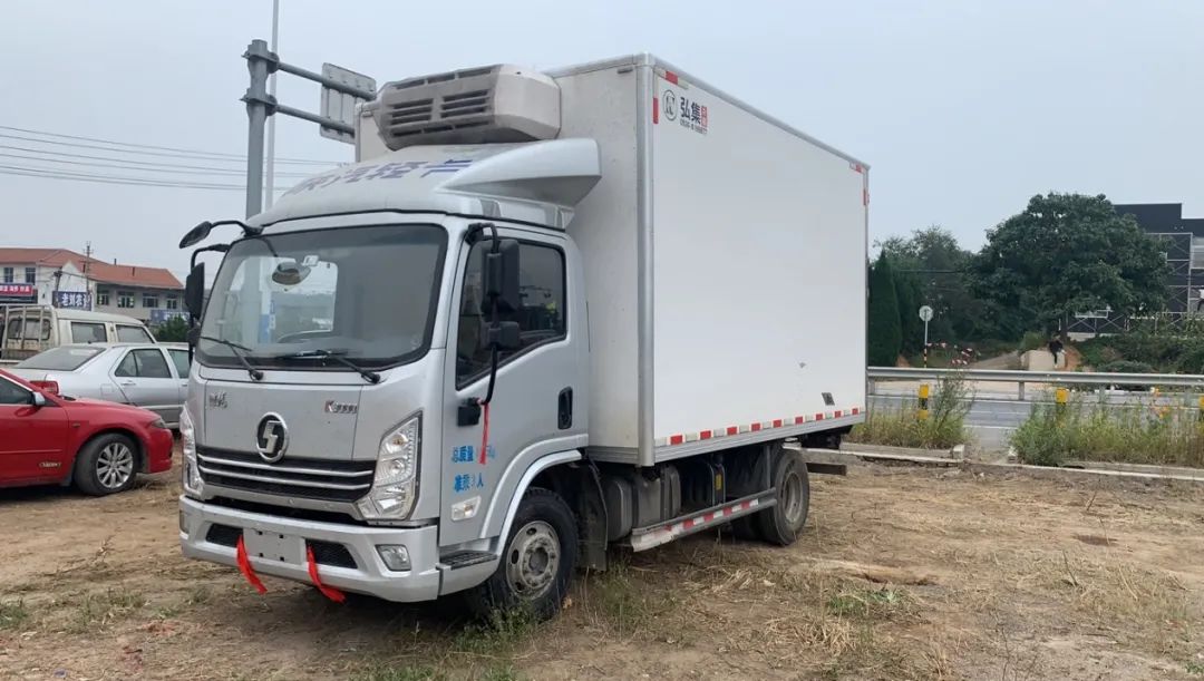 大赞性价比!烟台果品老板:拉货我首选陕汽轻卡冷藏车