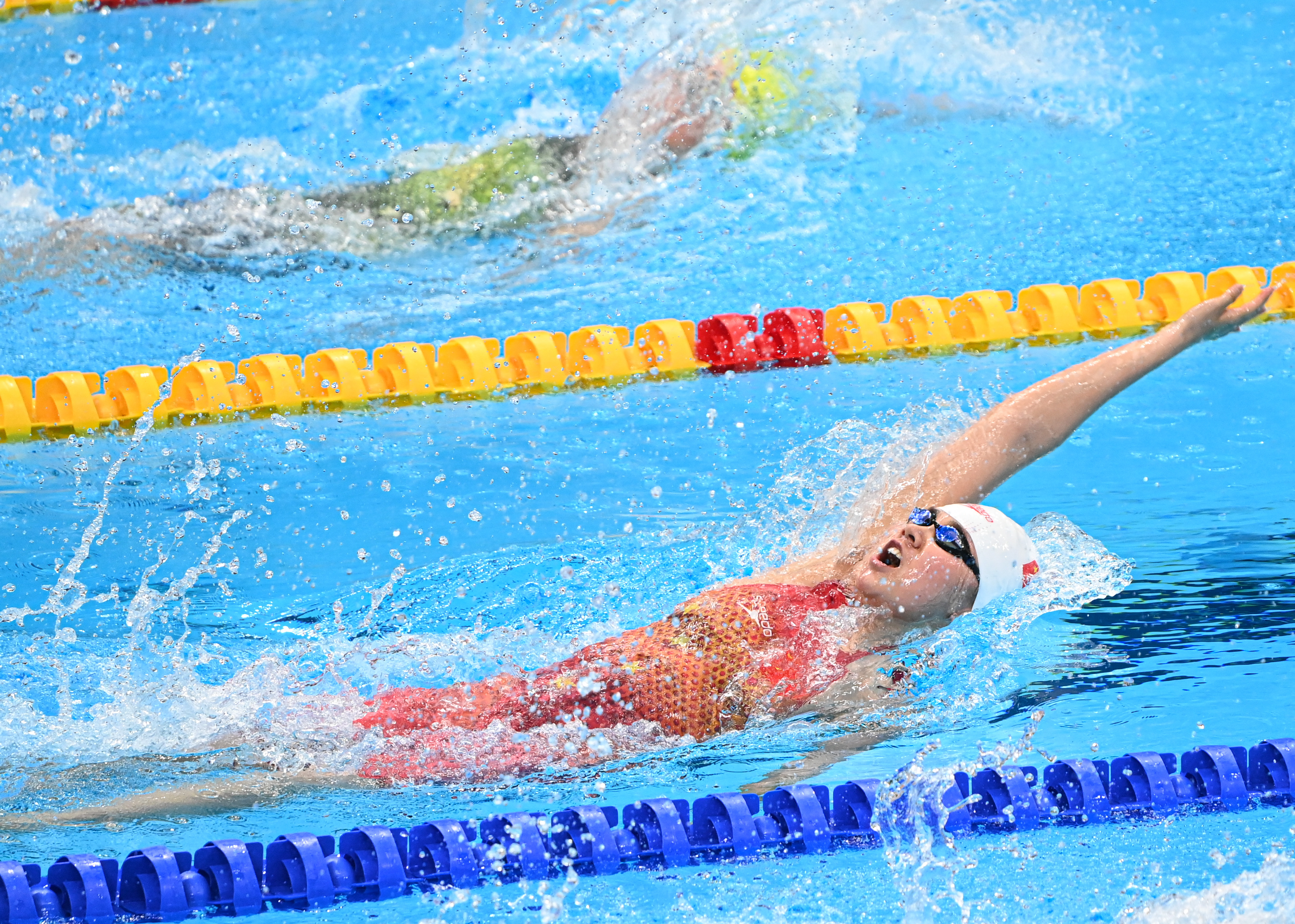 游泳——女子200米仰泳:中国选手柳雅欣和彭旭玮晋级决赛