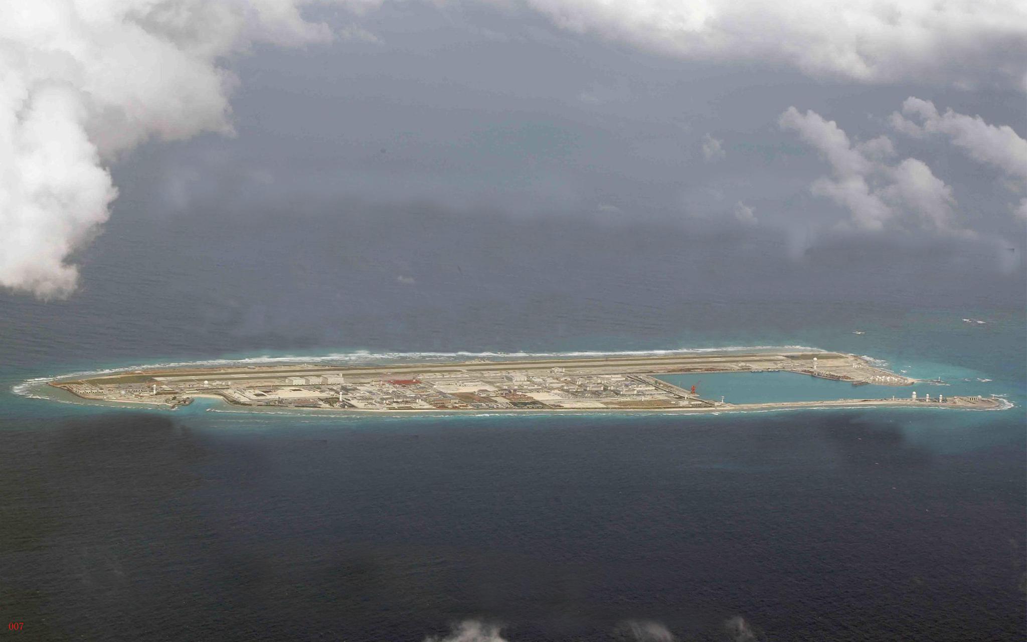 小马科斯访华在即,菲律宾国防部发出危险声明,将矛头对准中业岛