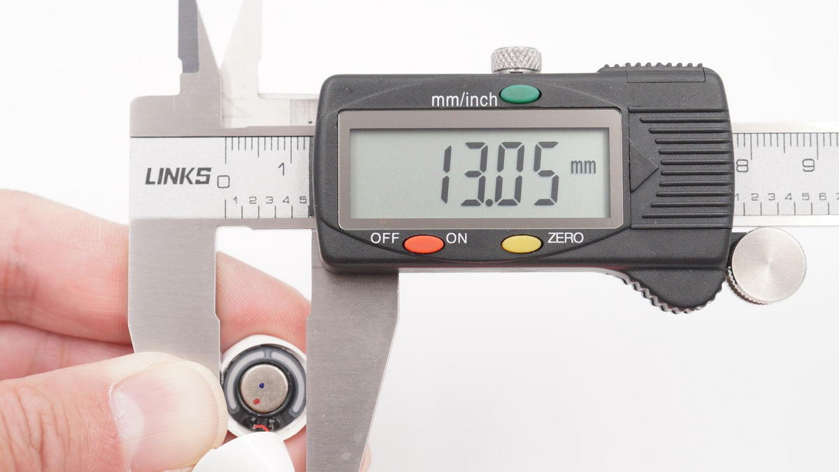 扬声器单元的直径约13mm.