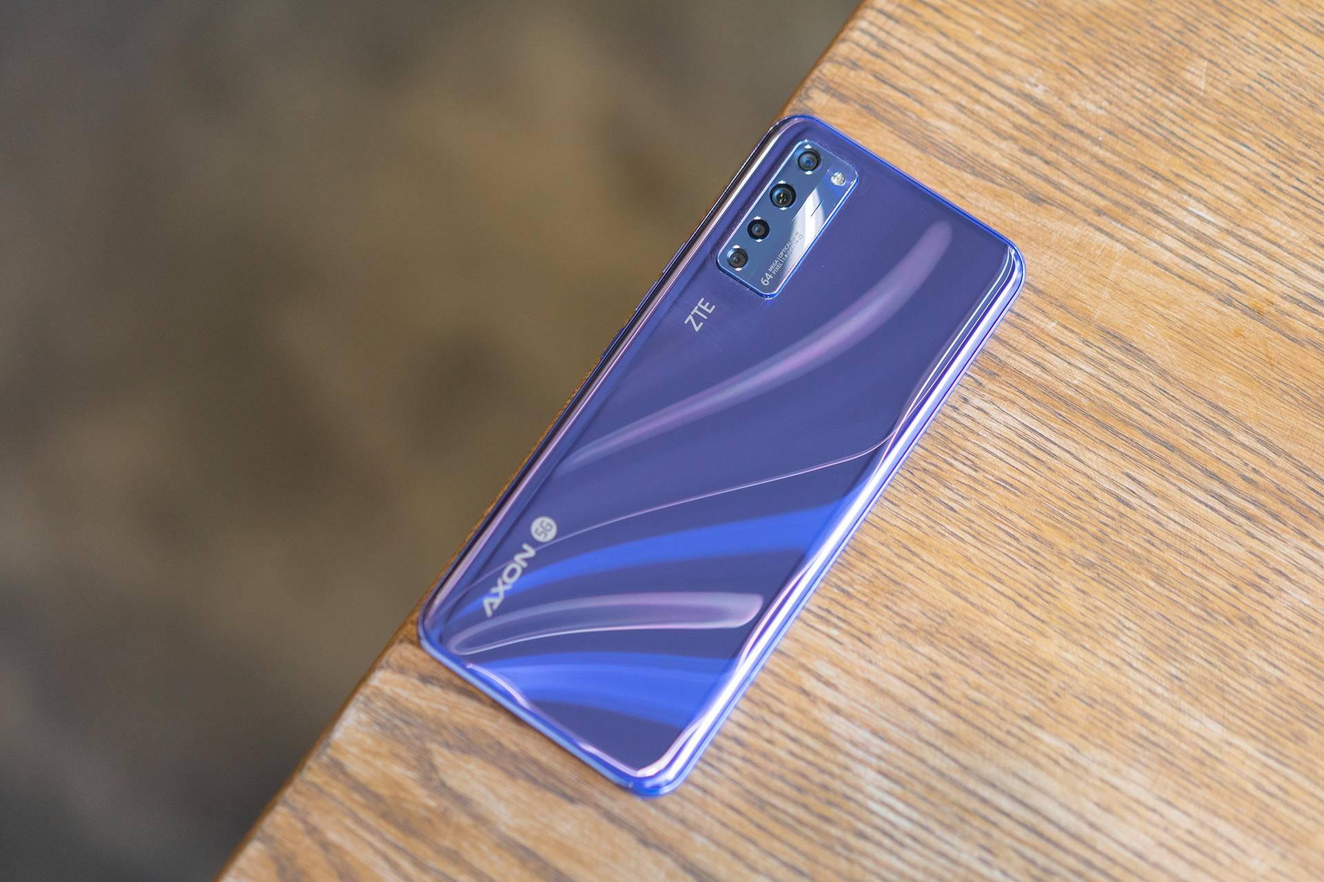 「全球首款」屏下摄像中兴天机axon 20,到底值得购买吗?