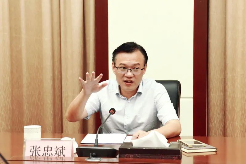 省法院张忠斌副院长一行到荆门中院督导扫黑除恶专项斗争工作