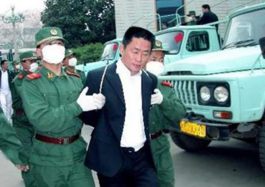 黑帮大哥宋留根,90年代身价破亿,带200人灭外省黑帮,下场如何