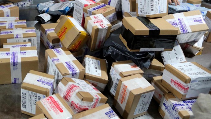 装满首饰价值80万的快递被偷,上海一快递员监守自盗却不识货,又偷了第