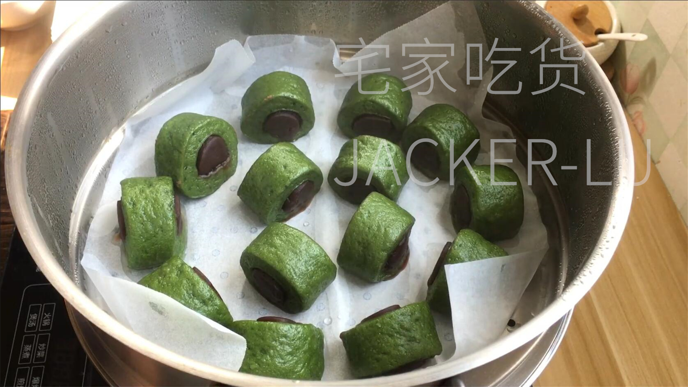 迷你抹茶豆沙小馒头,抹茶风味独特,外表翠绿,内里松软香甜