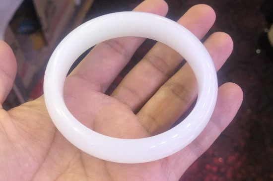 金丝白玉是什么玉值钱吗