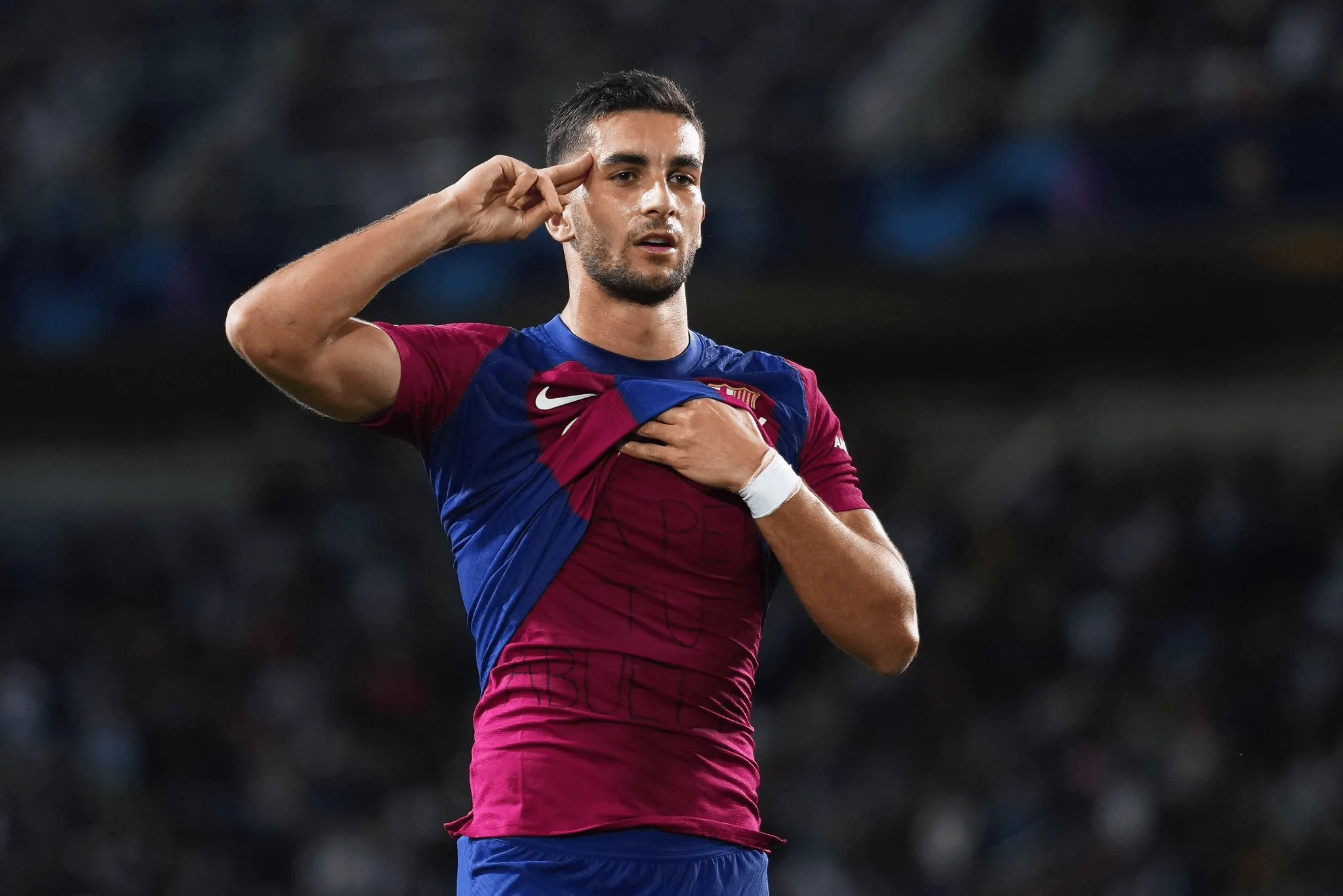 别拒绝巴萨!瓜帅当初支持费兰托雷斯离队 但对b席态度截然相反