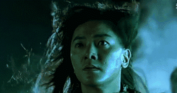 在电影《风云》以及《风云2》之中更是力压天王郭富城一头.