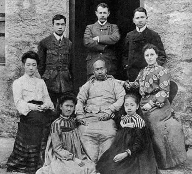 谭嗣同惨死,康有为却在国外混成千万富翁,妻妾成群还购岛买豪宅